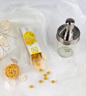 Shampooperlen für feines Haar geöffnet und Spender